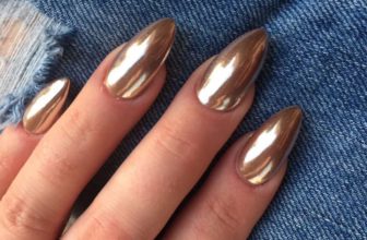 Ногти с втиркой: тренд маникюра 2022