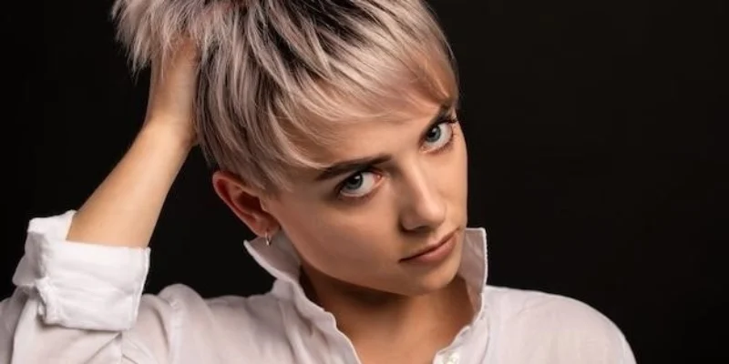 Стрижка дикарка с челкой на средние волосы: создайте смелый и стильный образ