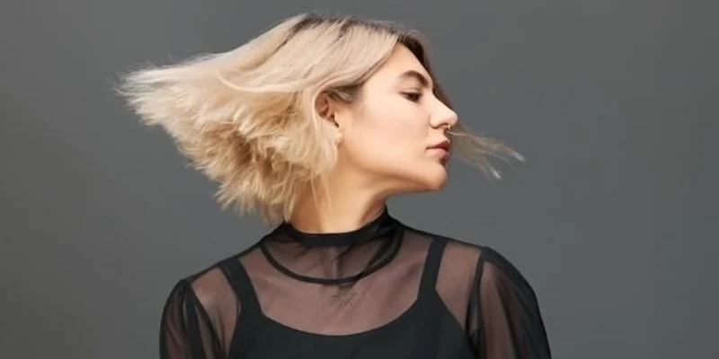 Длинная челка на две стороны: добавьте изюминку своим длинным волосам