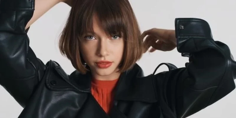 Боб каре на волнистые волосы без челки: Создайте элегантный и модный образ с классической стрижкой!