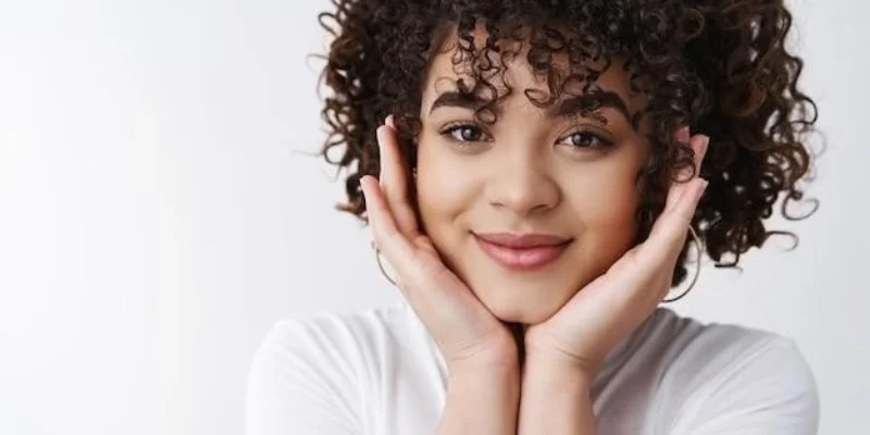 Обновите свой стиль с удлиненным бобом и челкой на средние волосы: смело и современно!