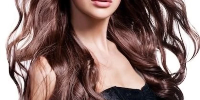 Изысканная стрижка на длинные волосы с длинной челкой: привлекайте восхищенные взгляды