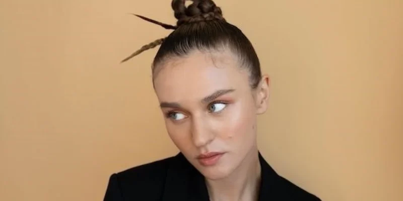 Удлиняющее каре без челки на средние волосы: создайте элегантный образ