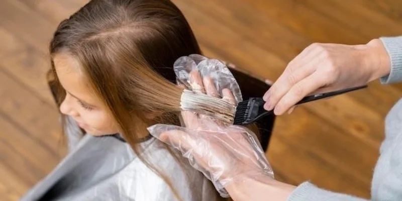 Стильные стрижки с косой челкой на короткие волосы: добавьте шарма и изюминку к своему образу!